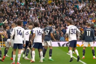 Newcastle United mengalahkan Tottenham Hotspur 2-0 melalui gol Anthony Elanga dan Yoane Wissa dalam lanjutan Liga Inggris.