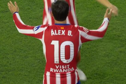 Alex Baena merayakan golnya saat Atletico Madrid mengalahkan Sevilla 3-1 dalam lanjutan Liga Spanyol.