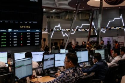 IHSG dibuka melemah 0,11 persen ke level 6.511,10 pada Senin, 31 Agustus 2026, dengan Pilarmas memperkirakan tekanan terbatas.