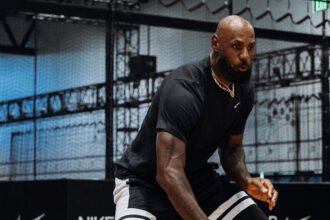 LeBron James memberikan penghormatan kepada Russell Westbrook setelah sang guard mengumumkan pensiun dari NBA usai menjalani 18 musim.