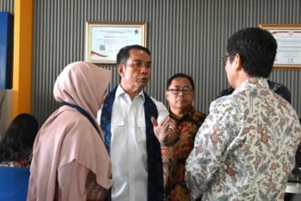 Komisi XI DPR RI menyoroti kinerja penerimaan pajak Banten dalam kunjungan kerja ke KPP Madya Tangerang.