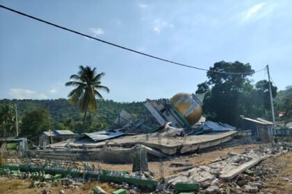 Perayaan HUT ke-81 RI di Monas tetap diiringi doa dan kepedulian warga Jakarta terhadap masyarakat NTT yang terdampak gempa.