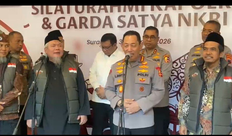 Kapolri Jenderal Polisi Listyo Sigit Prabowo menghadiri Silaturahmi Akbar Garda Satya NKRI bersama ribuan eks anggota JI di Solo.