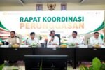 Menteri Pertanian Andi Amran Sulaiman memimpin Rapat Koordinasi Perunggasan di Surabaya, Jawa Timur, dan membahas pengendalian harga pakan serta serapan telur peternak.