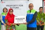 Patra Jasa menyerahkan sembilan laptop kepada SD Negeri Menteng Dalam 11 Pagi melalui program “8 + 1 Laptop for Future” dalam rangka HUT ke-81 RI.