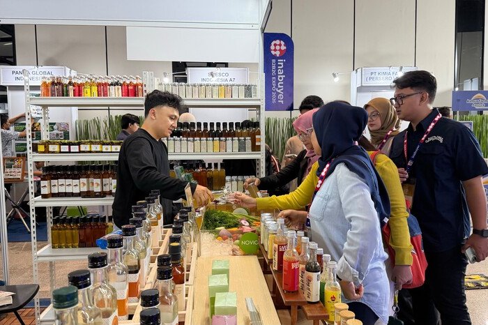 Merajut Peluang di Tengah Rintangan, UMKM Binaan Pertamina Raih Omzet Rp8,57 Miliar sepanjang Semester I-2026 4 Merajut Peluang di Tengah Rintangan, UMKM Binaan Pertamina Raih Omzet Rp8,57 Miliar sepanjang Semester I-2026