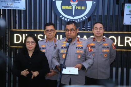 Kapolri Jenderal Polisi Listyo Sigit Prabowo melakukan penyegaran organisasi melalui rotasi dan mutasi ratusan Pati serta Pamen Polri.