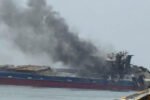 Pasukan Houthi berjaga dalam aksi demonstrasi di Yaman ketika ketegangan di kawasan Laut Merah kembali meningkat.