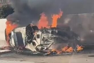 Ngenes! Tabrak Truk di Tol Cinere-Serpong, Mobil Subaru Ludes Terbakar Hingga Tinggal Kerangka
