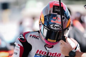 Aksi Sensasional Veda Ega Pratama di Moto3 Inggris 2026: Start dari Posisi 16, Finis Kesembilan
