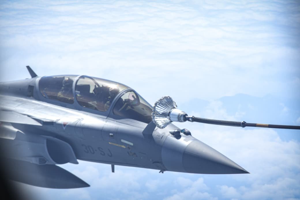 Interoperabilitas Diuji, TNI AU-FASF Jalankan Refueling 4 Rafale di Udara 2 Interoperabilitas Diuji, TNI AU-Prancis Jalankan Refueling 4 Rafale di Udara