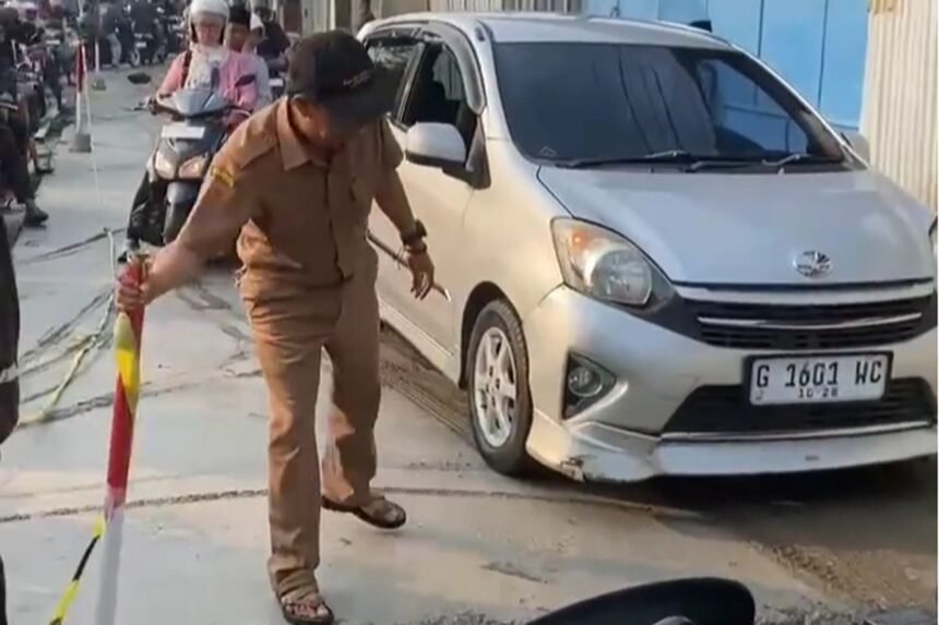 Nekat Terobos Jalan Dicor Demi Hindari Macet, Oknum ASN Pekalongan Mengaku Salah