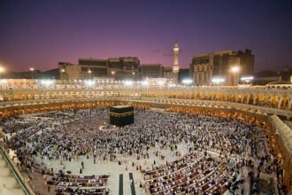 Arab Saudi Tembak Jatuh Drone Houthi yang Mengarah ke Makkah