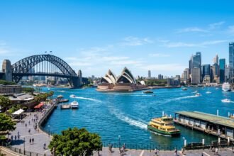 Australia Perketat Visa Pelajar, Mahasiswa Asing Tak Bisa Sembarangan Bawa Keluarga (Foto: GeminiAI)