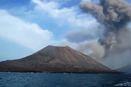 Gunung Anak Krakatau Masih Siaga, 4 Jenis Gempa Terekam dalam 6 Jam