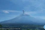 Gunung Semeru Erupsi, Kolom Abu 900 Meter Bergerak ke Utara dan Timur Laut