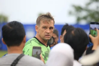 Igor Beberkan Alasan Kakang Rudianto Dipertahankan di Persib