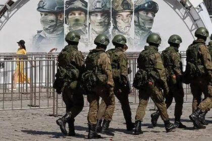 Kemlu Verifikasi 8 WNI Diduga Jadi Tentara Bayaran Rusia di Ukraina