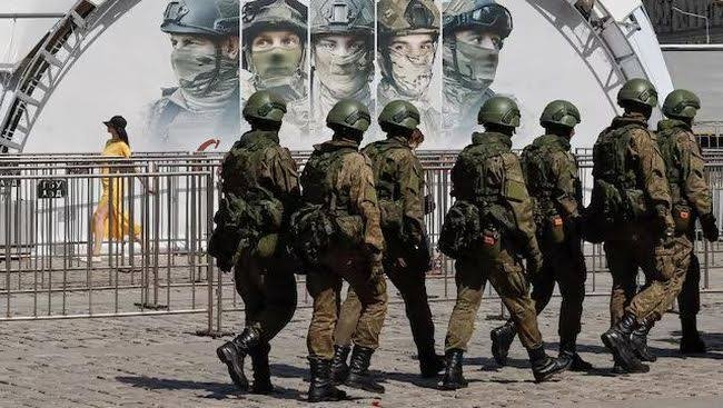 Kemlu Verifikasi 8 WNI Diduga Jadi Tentara Bayaran Rusia di Ukraina