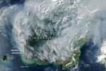 Karhutla Indonesia Terekam NASA : Kalimantan Memutih, Asap Menyeberang ke Malaysia
