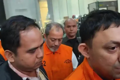Penampakan Pejabat Kementerian ATR/BPN Hingga Tokoh Partai Pakai Rompi Oranye Digiring KPK
