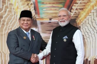 Sambut "Sahabat Sejati", PM Modi Peluk Presiden Prabowo di Bharat Mandapam