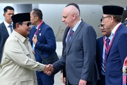 Presiden Prabowo Tiba di Rusia, Hadiri EEF ke-11 sebagai Tamu Kehormatan Putin