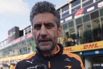 Saling Serang Jelang GP Italia, Bos McLaren Murka Dituduh Main Belakang oleh Flavio Briatore