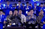 HUT ke-28 PAN, Prabowo dan Gibran Kompak Kenakan Batik Biru (Foto: Tangkapan Layar/YT/PAN TV)