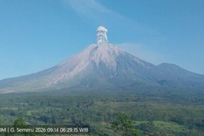 Gunung Semeru Erupsi 3 Kali Pagi Ini, Kolom Abu Capai 1.000 Meter (Dok: Ist)