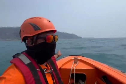 Tim SAR Tembus Pulau Sertung, 5 Jurnalis Hilang di Anak Krakatau Belum Ditemukan
