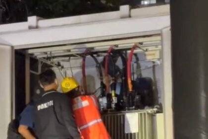 Ada Gergaji di TKP, Jasad Pria Ditemukan dalam Gardu Listrik LRT Pancoran (Foto: Garuda TV / Rizki Raffi)