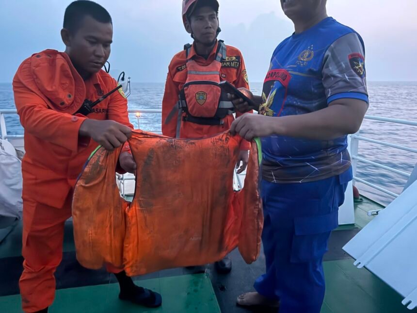 Pencarian Rombongan Jurnalis Hilang di Hari Ke-5, Tim SAR Temukan Pelampung dan Helm