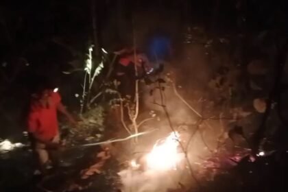 Gunung Asu Banyumas Terbakar, Tim Gabungan Berjibaku Padamkan Api (Foto: BPBD Kab. Banyumas)
