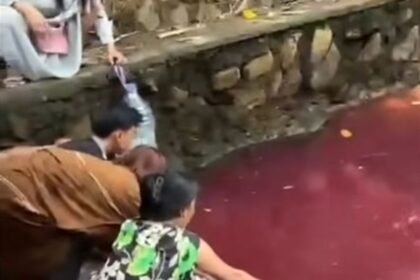 Sempat Dikira Mistis Bikin Warga Heboh, Ternyata ini Penyebab Mata Air di Cibadung Berubah Merah