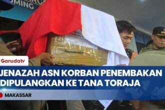 Isak Tangis Keluarga Sambut Jenazah Aprida Rapi, Kabid Dinas Pertanian Korban Penembakan KKB