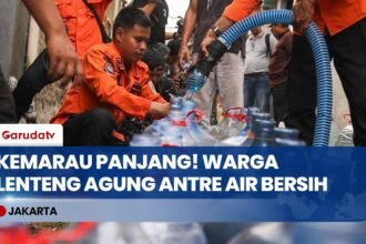 Dampak Kemarau Panjang: Warga Lenteng Agung Antre Air Bersih dari BPBD DKI Jakarta