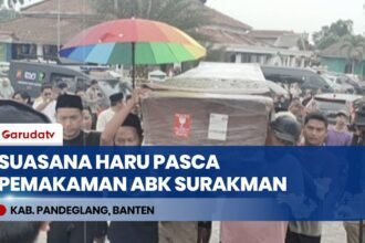 Live Report Pandeglang: Isak Tangis Warnai Pemakaman Surakman, ABK KM Arupadhatu 1