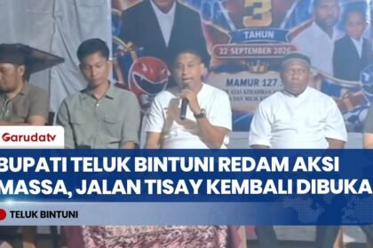 Bupati Teluk Bintuni Turun Langsung Redakan Blokade Jalan dan Amuk Massa