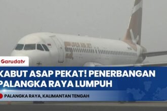 Kabut Asap Karhutla Pekat, Penerbangan di Bandara Tjilik Riwut Lumpuh & Penumpang Terlantar