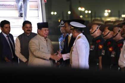 Presiden Prabowo Subianto tiba di New Delhi untuk menghadiri KTT ke-18 BRICS dan memperkuat peran Indonesia dalam kerja sama multilateral.
