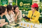 Harga emas Antam pada Selasa, 15 September 2026, turun Rp10.000 menjadi Rp2.592.000 per gram, sedangkan harga buyback berada di Rp2.437.000 per gram.