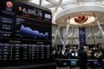 Pergerakan IHSG di tengah meningkatnya imbal hasil obligasi global menjadi perhatian investor.