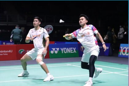 Leo Rolly Carnando/Daniel Marthin membuat kejutan dengan menumbangkan pasangan nomor satu dunia Kim Won Ho/Seo Seung Jae di China Masters 2026.