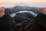 Pendakian Gunung Rinjani dibuka terbatas mulai September 2026 untuk mengantisipasi risiko kebakaran selama musim kemarau.