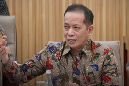 Menkop Ferry Juliantono menjelaskan penempatan manajer KDKMP lintas daerah untuk pemerataan SDM dan percepatan operasional koperasi.
