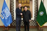 Sekjen FIFA Mattias Grafström bersama Ketua Umum PSSI Erick Thohir menjelang pembukaan FIFA ASEAN Cup 2026 di Jakarta.
