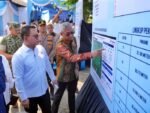 Pemerintah bersama PGN meninjau pengembangan jaringan gas bumi rumah tangga di Gresik dan Sidoarjo.