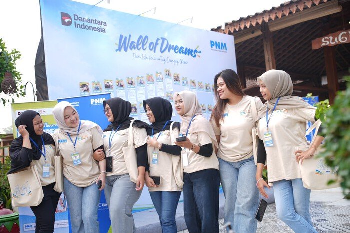 Lebih dari Beasiswa, PNM Bekali Anak Nasabah Mekaar Jadi Future Changemaker 4 Lebih dari Beasiswa, PNM Bekali Anak Nasabah Mekaar Jadi Future Changemaker