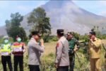Personel gabungan bersiap membantu penanganan dampak erupsi Gunung Sinabung di Kabupaten Karo, Sumatera Utara.